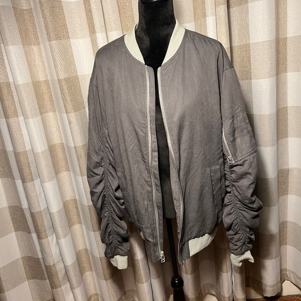Urban outfitters jacket size L preowned